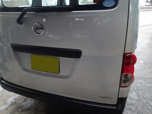 埼玉県桶川市/NV200リヤゲート板金・修理・塗装