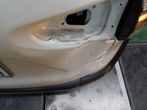 電柱が!! シエンタ バックドア修理
