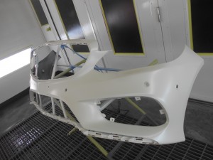 メルセデスベンツ バンパー交換塗装