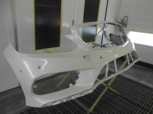 メルセデスベンツ バンパー交換塗装