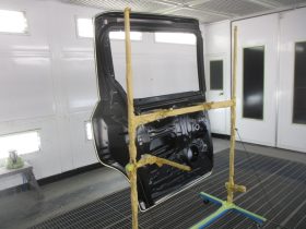 トヨタノア　スライドドア交換塗装