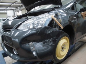 プリウスα 事故車修理