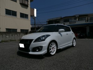 スイフト スポーツ エアロパーツ取り付け