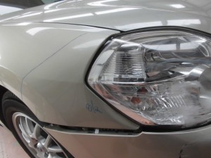 日産ティアナ フェンダー凹みの修理
