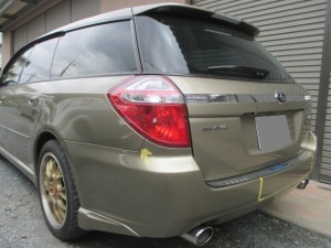スバルレガシー バンパー修理