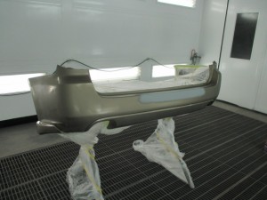 スバルレガシー バンパー修理
