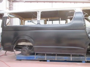トヨタハイエース 溶接パネル交換