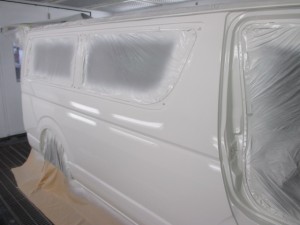 トヨタハイエース 溶接パネル交換