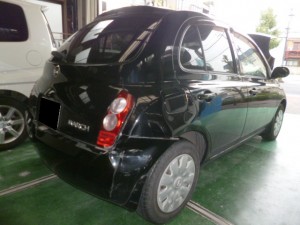 日産マーチ(AK12)リヤフェンダ交換