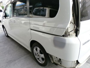 日産セレナ キズへこみ修理