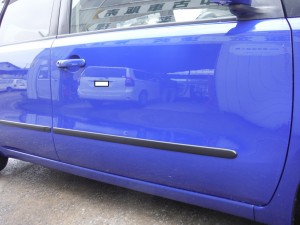 リサイクル部品で安く直す 埼玉県春日部市 日産ノート 運転席ドア取り換え