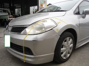 埼玉県春日部市 日産ティーダ 左前部修理