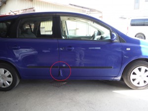 リサイクル部品で安く直す 埼玉県春日部市 日産ノート 運転席ドア取り換え