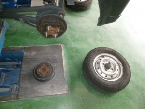 エブリィ(DA64V)リヤブレーキシュー交換