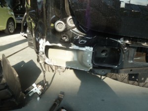アルファードリア部分自爆事故