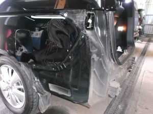 ホンダ エリシオン 板金修理