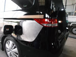 ホンダ エリシオン 板金修理