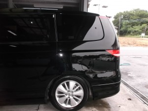 ホンダ エリシオン 板金修理