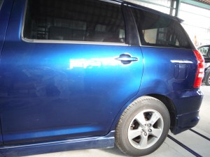 トヨタ ウィッシュ左側面修理