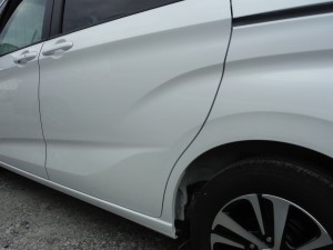 ホンダ フリード+ 左側修理