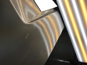 ハイエーススーパーGLリヤゲートのへこみをデントリペア修理 埼玉県川口市