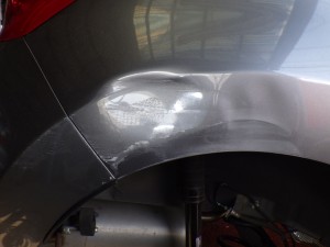埼玉県上尾市/ノート右リヤフェンダー板金・修理・塗装