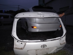 トヨタ ハリアー バックドア交換