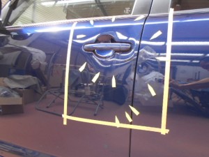 カローラルミオン ドアの凹み板金塗装