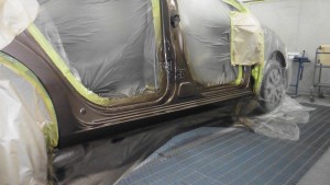 プレミオ ハンドル操作ミスで 縁石に・・・