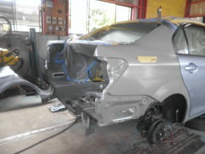 アクシオHV追突被害車