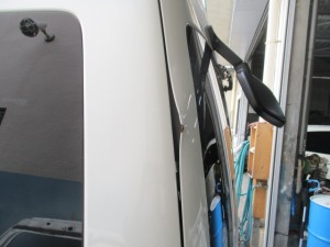 トヨタ ハイエースグランドキャビン リヤゲート鈑金修理塗装 埼玉県川口市