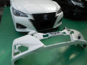 クラウンアスリート(AWS210) フロントバンパー交換